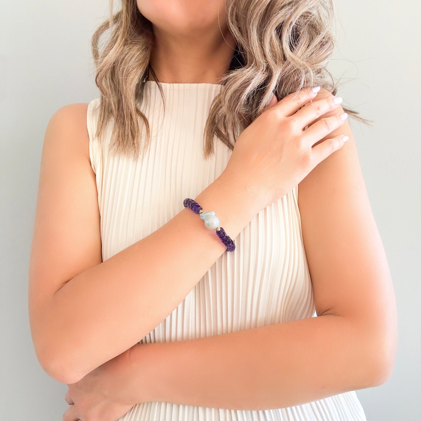 Calming Bracelet with Amethyst and Freshwater Baroque pearl