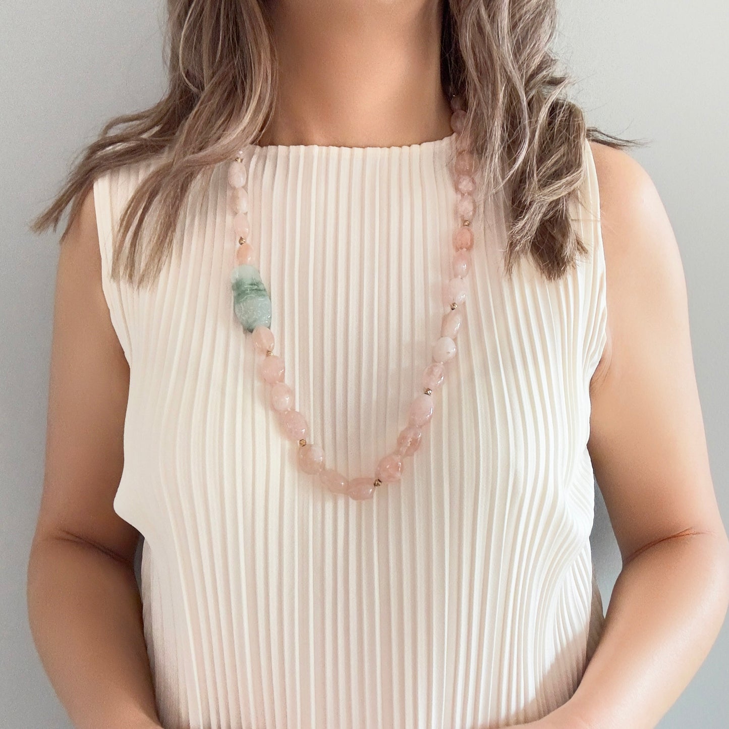 Love Necklace with Morganite and Jade Vase Carving Bead