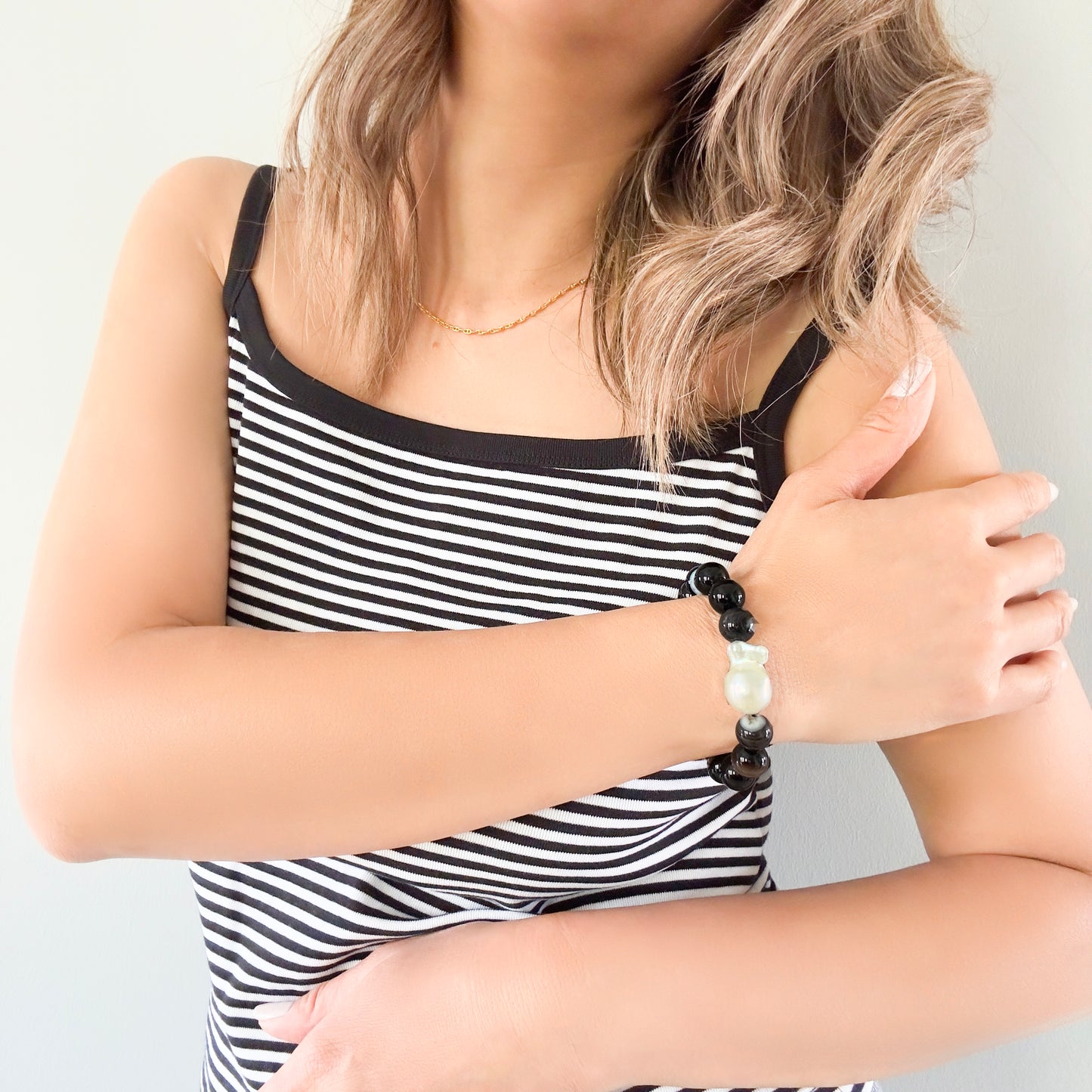 Protection Bracelet with Black Lace Agate and Freshwater Pearl