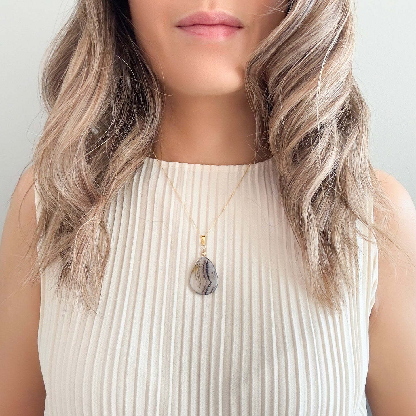 Self-confidence Pendant with Montana Agate and Gold