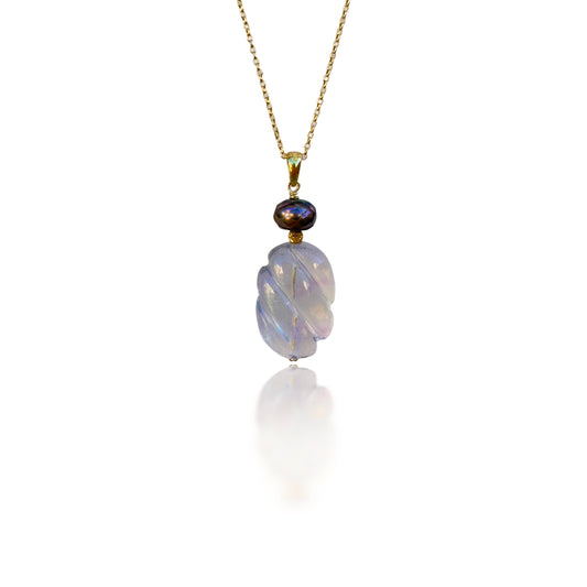 Cleansing pendant with Fluorite and freshwater pearl