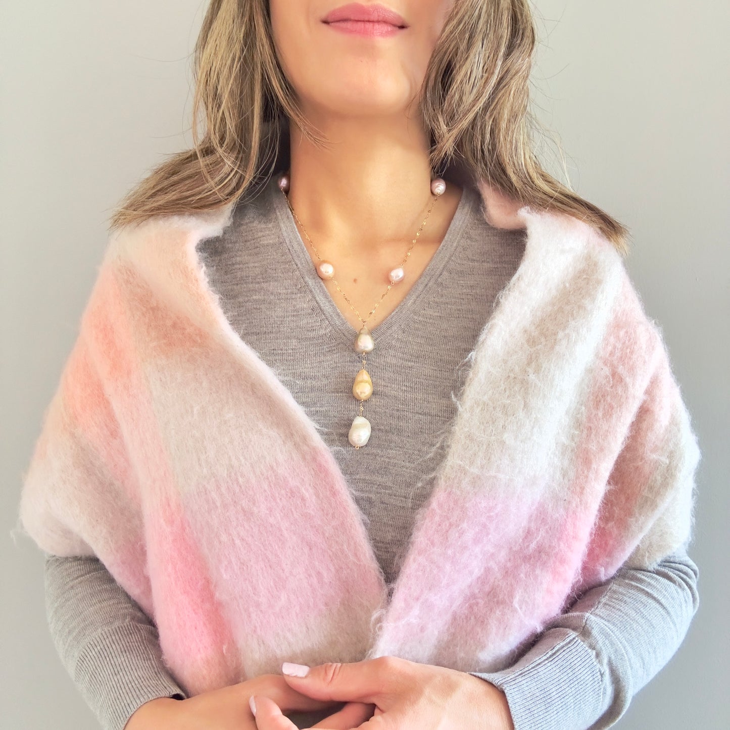 Grace & Golden Light Necklace – Freshwater Pearl & Yellow Gold Pendant