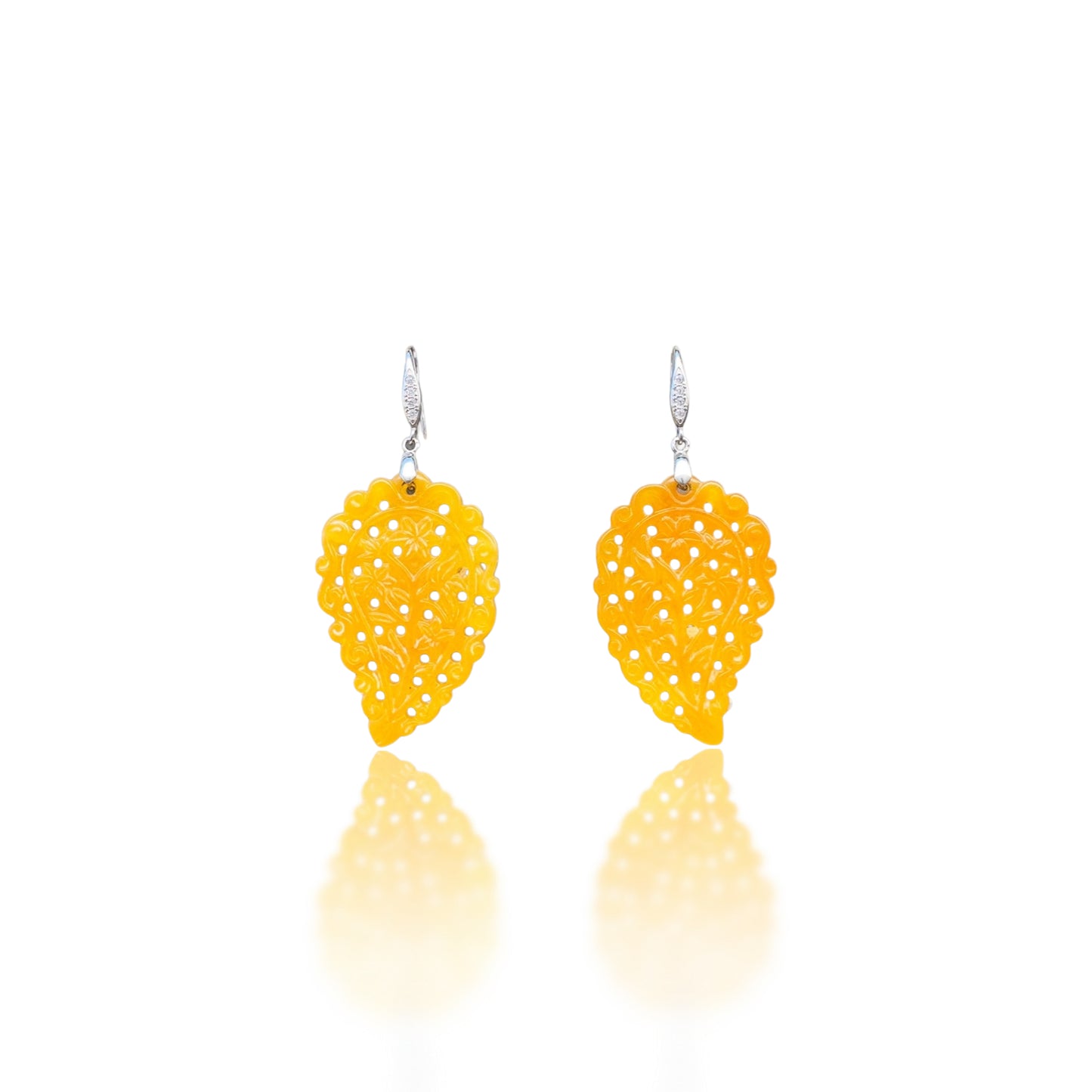 Joy Earring with Yellow Agate Carving